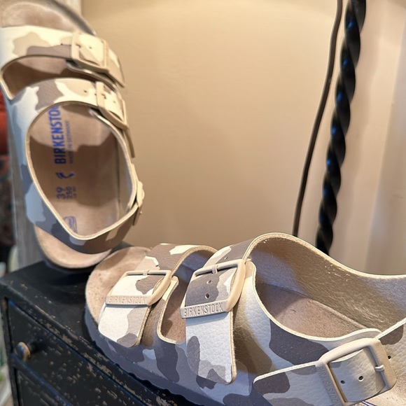 Sandals - Picture 3 of 6